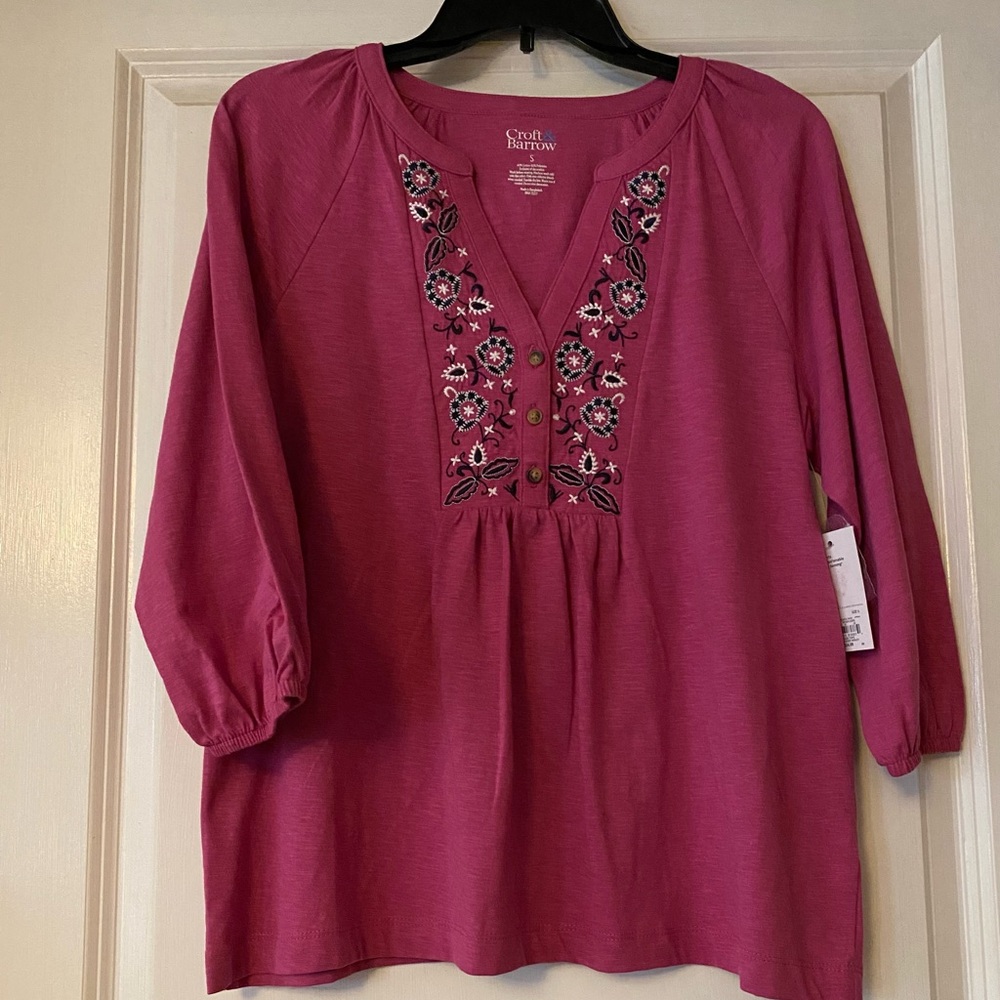 Croft & Barrow Women's Magenta Embroidered Floral Blouse Size S